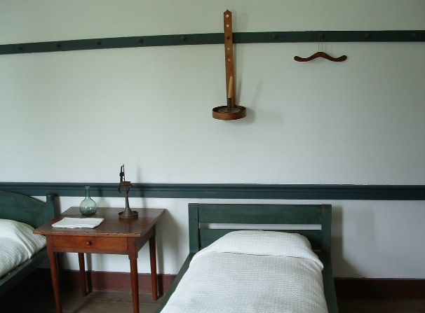 photo of shaker bedroom