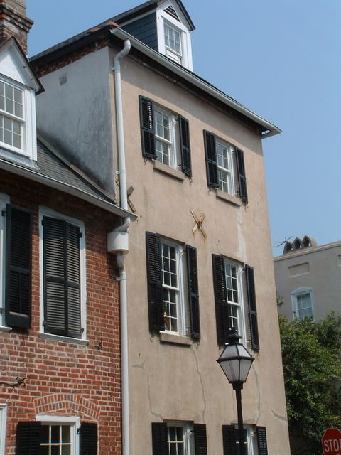 photo of a house in historic Charelston, SC