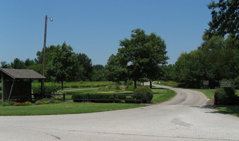 photo of entrance to Forest Glen Preserve, IL