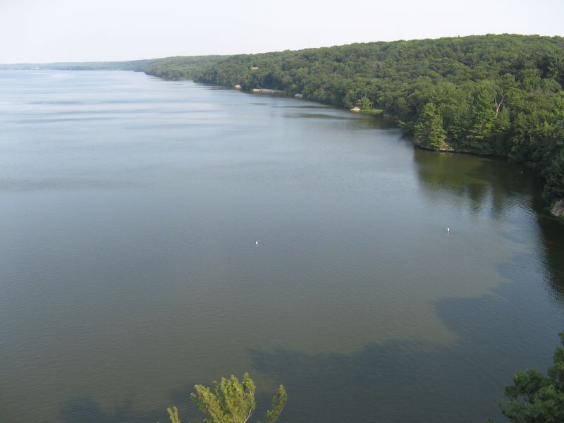 photo of Illinois River in Starved Rock State Park